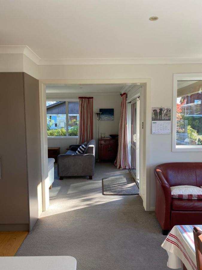 Amazing Aubrey, Walk To Bremner Bay Villa Wanaka Exterior photo