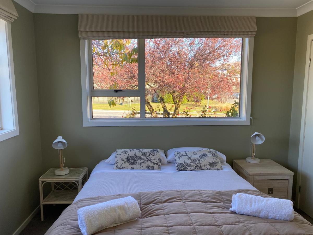 Amazing Aubrey, Walk To Bremner Bay Villa Wanaka Exterior photo